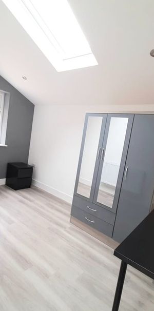 3 Bed Flat, Cedar Road, CR0 - Photo 1