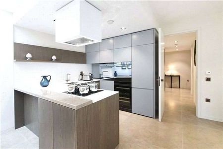 Beautiful third-floor apartment in the heart of St James's - Photo 2