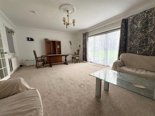 4 bedroom detached bungalow to rent - Photo 1