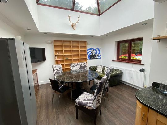 8 bedroom house share to rent - Photo 1