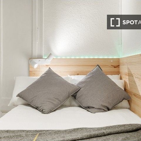 barcelona, Catalonia 08003 - Photo 1