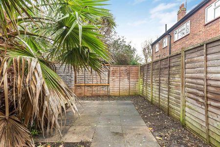 1 bedroom maisonette to rent - Photo 4