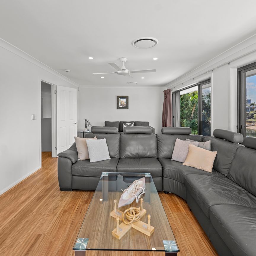 22 Maureen Court, Broadbeach Waters QLD 4218 - House For Rent | Domain - Photo 1