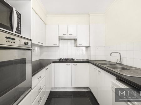 Fully Furnished Apartment at Regis Towers! - Photo 4