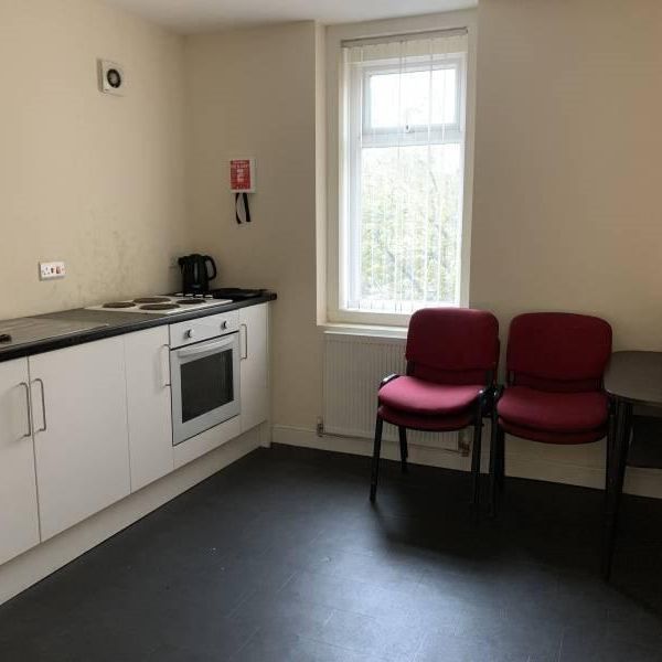 Studio to rent - Photo 1