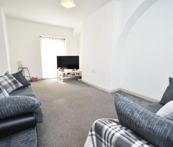 Kepier Crescent, Durham, DH1 - Photo 3