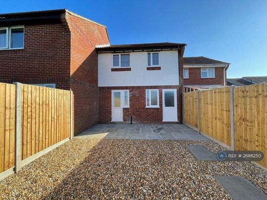 1 bedroom in a house share to rent - Photo 1