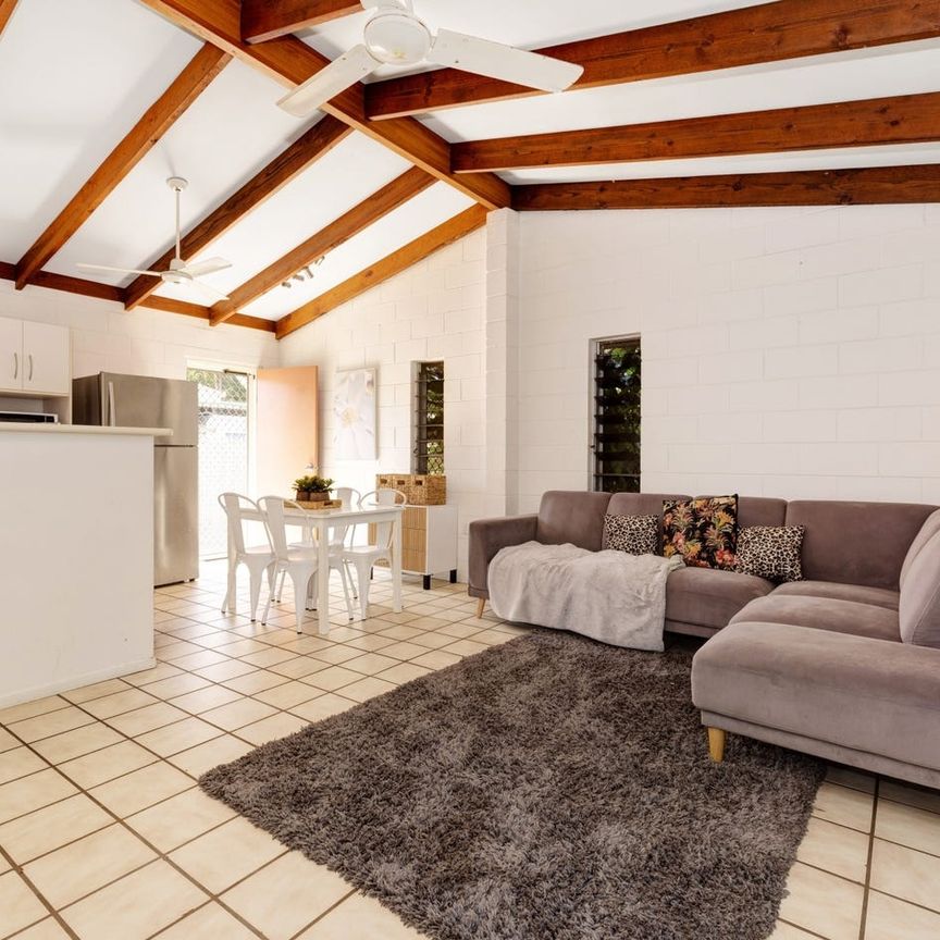 Check Out Chantilly! - Photo 1