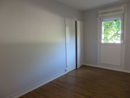 Appartement à louer - REIMS PROX. PLACE LUTON - Photo 2