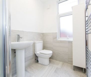 Claremont Avenue, Hyde Park, Leeds - Photo 3