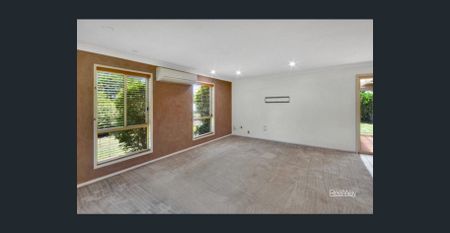 Private Brick Family Home In Quiet Cul-De-Sac - Photo 2