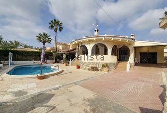 Alquiler de casa o chalet independiente en Centro de la Ciudad Quesada