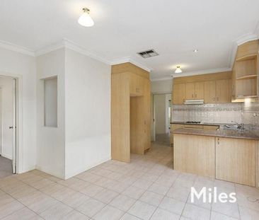 18 Sellars Street, Watsonia - Photo 2