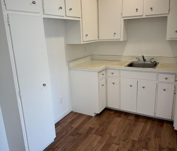 Immeuble - 708 13e Avenue N Appartement à Louer – 2 Chambres - Photo 2