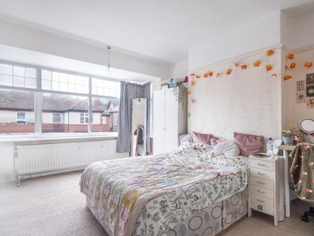 4 bedroom semi-detached house to rent - Photo 2