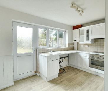 2 bedroom semi-detached house to rent - Photo 3
