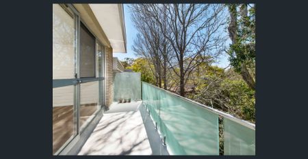 Top Floor Unit in Sought After Pocket of Newport - Photo 3