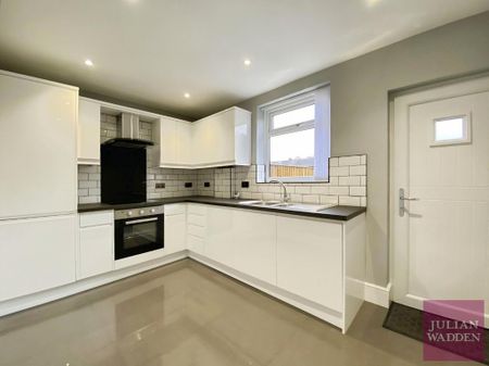 2 bedroom terraced house to rent - Photo 3