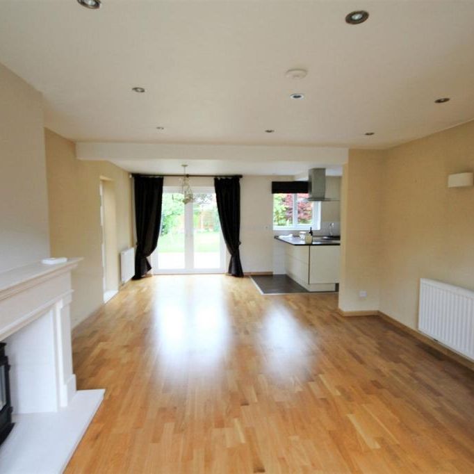 4 bedroom detached house to rent - Photo 1