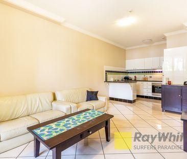 $600 per week / $2,400 Bond - Photo 2