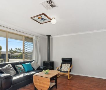 Charming 3-Bedroom Rental House in Peaceful Yangebup Neighborhood - Photo 1