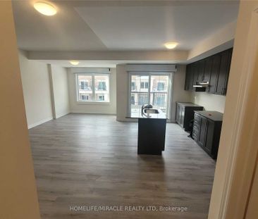 Condo Townhouse For Lease | E8068120 - Photo 1