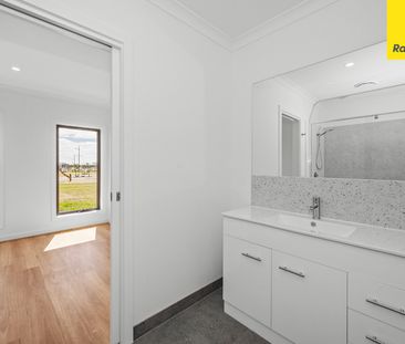 2 BEDROOM HOUSE - Photo 1