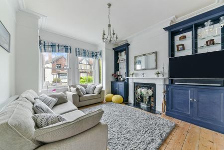 5 bedroom semi-detached house to rent - Photo 2