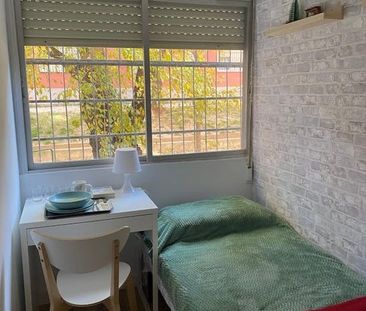 Calle del Corregidor Señor de la Elipa, Madrid, Community of Madrid... - Photo 3