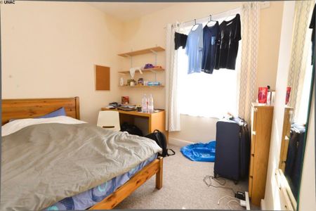 3 bedroom terraced house to rent - Photo 5