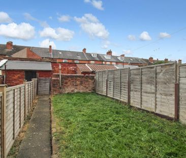 3 bedroom terraced house to rent - Photo 3