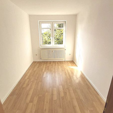 Gemütlich große 3 Raumwohnung mit Balkon, ab 1. September frei! - Photo 3