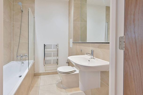 Studio to rent - Photo 1