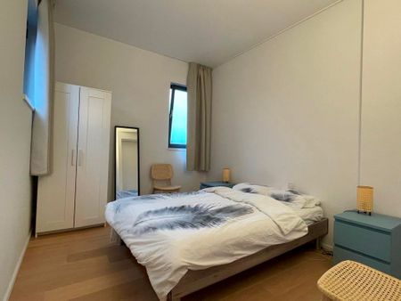 Subliem appartement ontworpen door CAAN Architecten gelegen langs de residentiële Patijntjestraat, omgeving Sint-Pietersstation met een ongeziene kwalitatieve afwerking voor de huurmarkt. - Photo 3