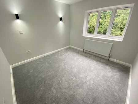4 bedroom property to rent - Photo 3