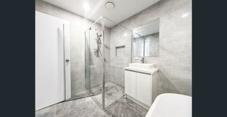 Pretty New Townhouse, Embark on Your Journey to Luxury Living in Craigieburn! - Photo 4