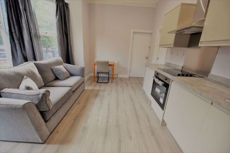 1 bedroom Apartment in Midland Road, Leeds - Photo 3