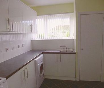 3 bedroom flat to rent - Photo 2