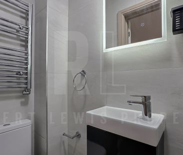 Spacious Ground Floor Apartment with Garden, 2 Bathrooms & Parking ... - Photo 6