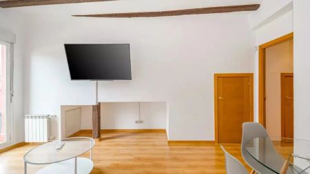 Piso de alquiler en Universidad - Malasaña - Photo 2