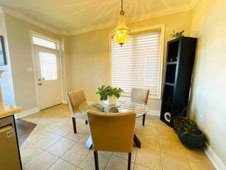 For Lease - 996 Booth Avenue, Innisfil, Ontario - Photo 4