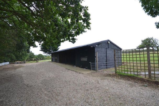 4 bedroom detached house to rent - Photo 1