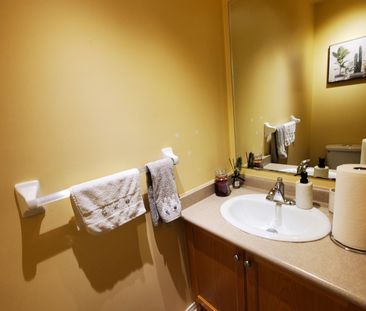 For Lease - 5134 Silvercreek Drive, Burlington, Ontario - Photo 4