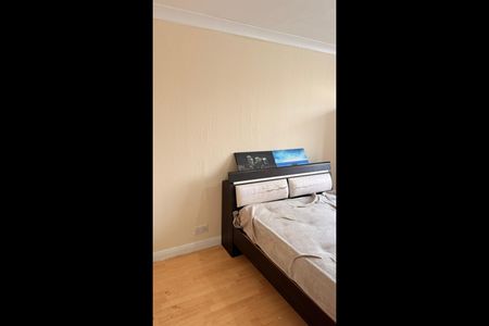 Room in a Shared House, Swindon Close, IG3 - Photo 4