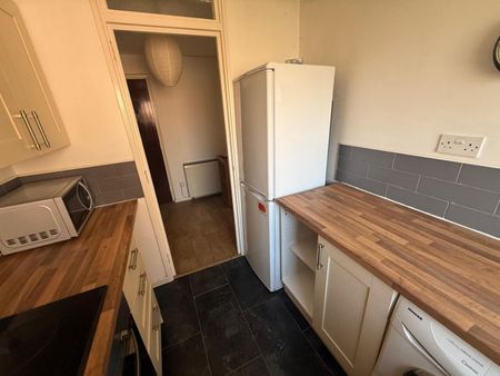 1 bedroom Flat To Let - Photo 3