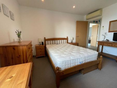 2 bedroom penthouse to rent - Photo 5