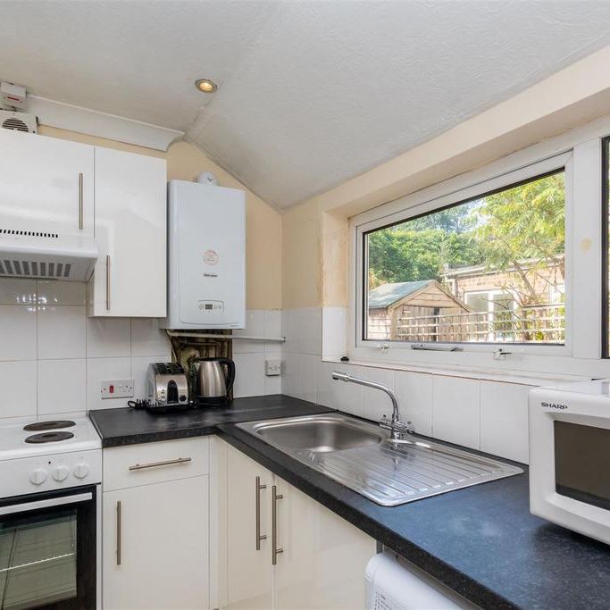 4 bedroom house share to rent - Photo 1