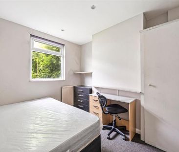 4 bedroom terraced house to rent - Photo 3