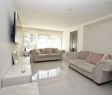 3, Southleigh Garth, Leeds, West Yorkshire, LS11 5XJ - Photo 2