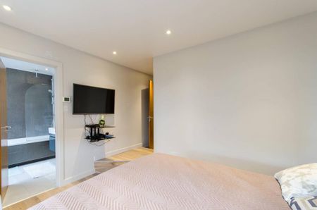 3 bedroom flat to rent - Photo 2